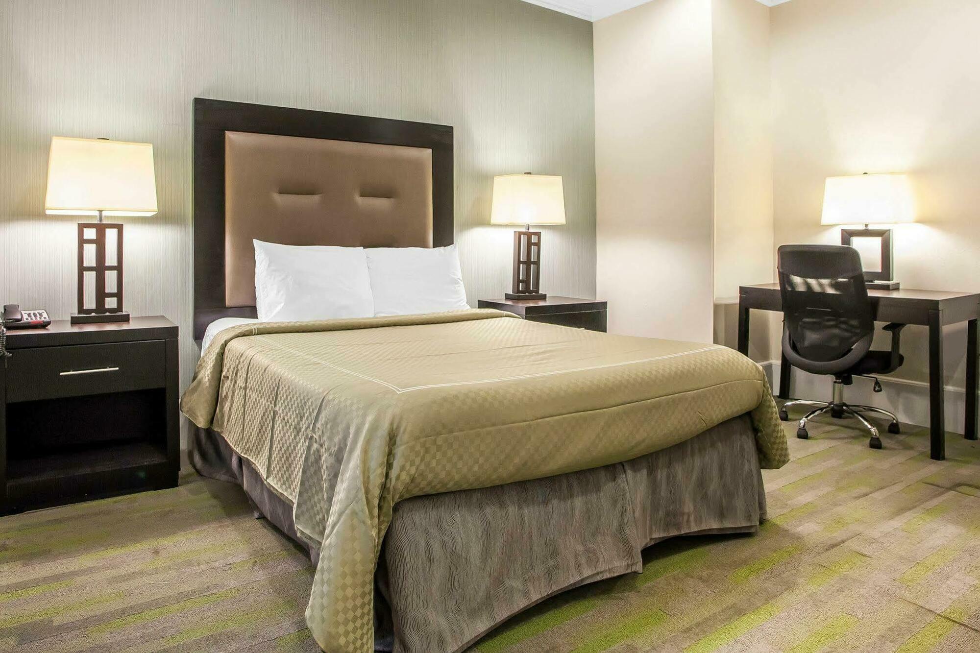 Quality Inn Center City Philadelphia Buitenkant foto